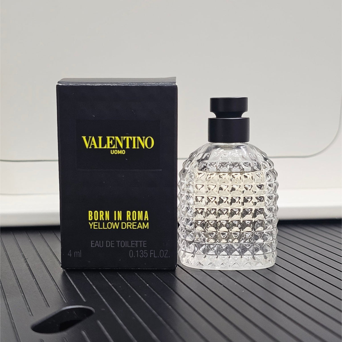 Valentino Uomo Born In Roma Yellow Dream Eau De Toilette Mini 4ml (For Him)