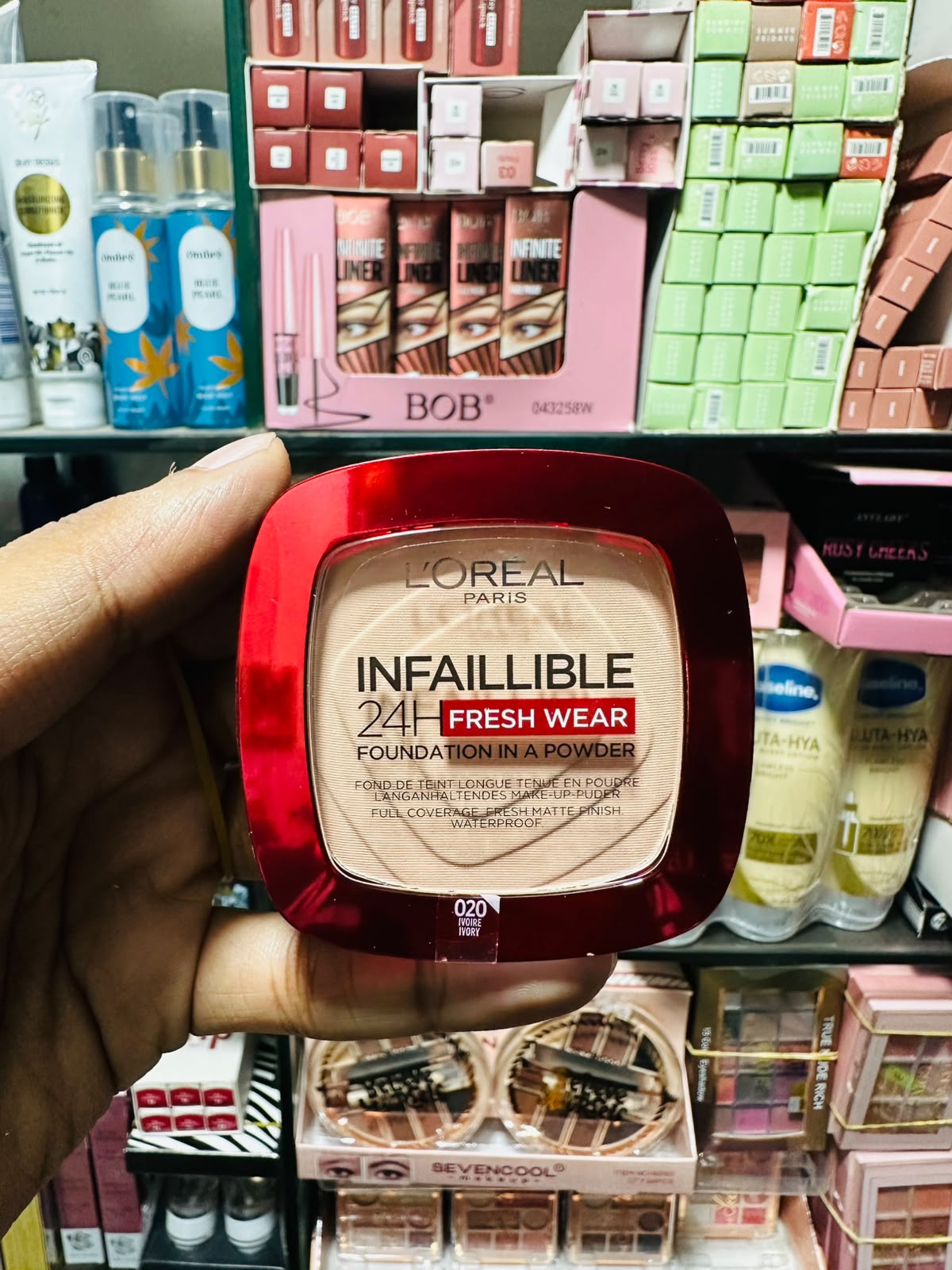 L'Oréal Paris Infallible 24H Foundation in A Powder 20 ivory
