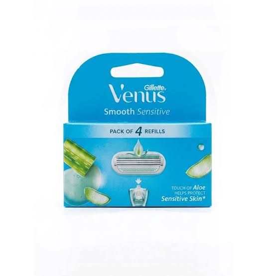 Gillette Venus Smooth 4's Pack Razor Blade Cartridges with Aloe Extracts